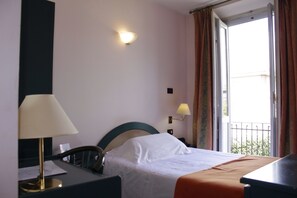 Down duvets, minibar, desk, free cots/infant beds