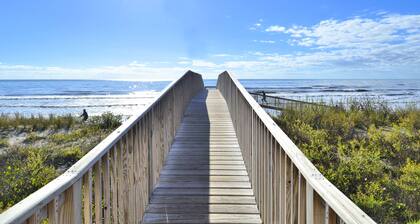 Seascape 1221 1 Bedroom Condo by RedAwning