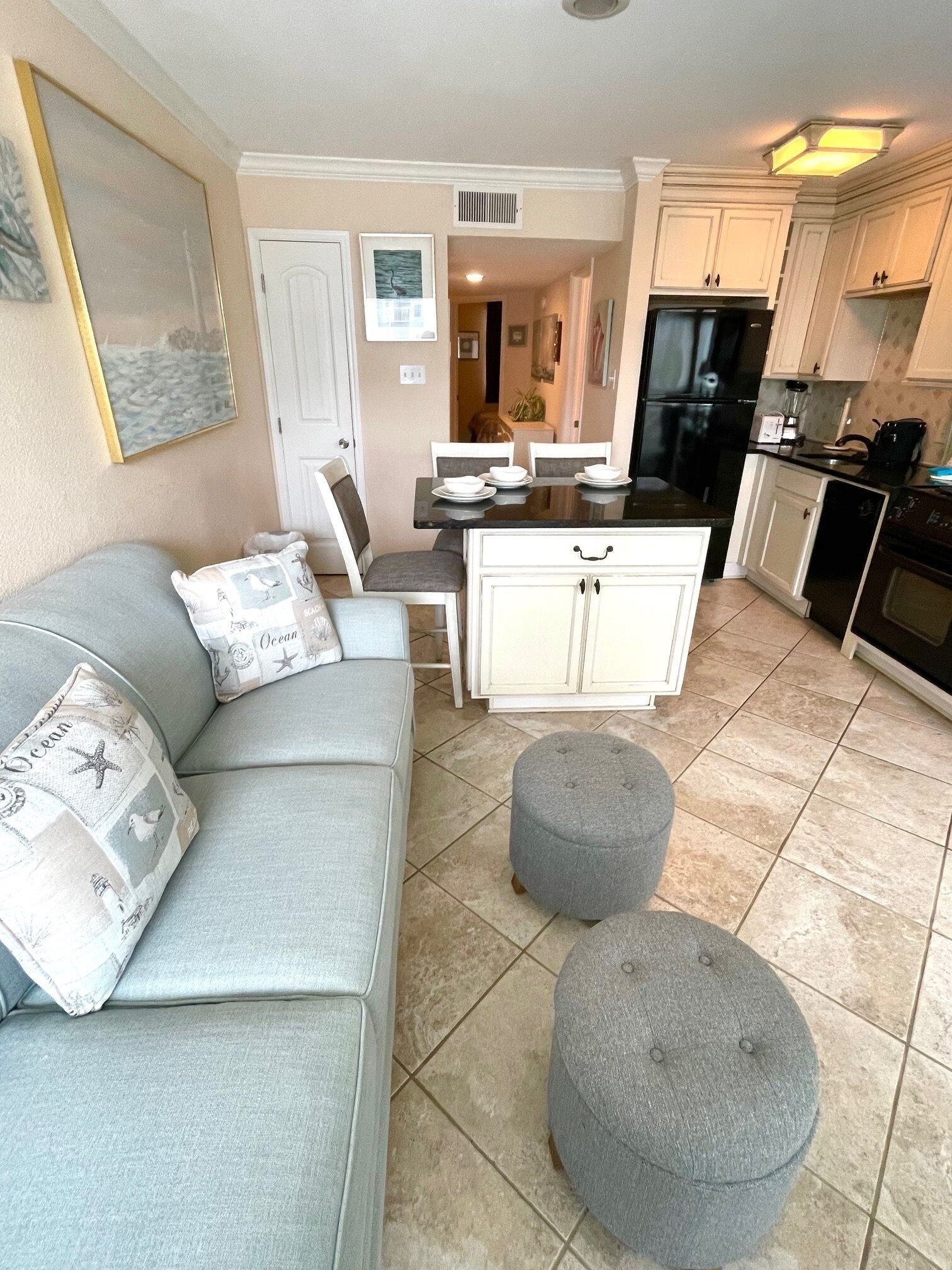 Condo, 1 habitación | Área de sala de estar | Smart TV y reproductor de DVD 