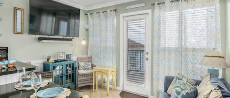 Appart'hôtel, 1 chambre | Coin séjour | Télévision