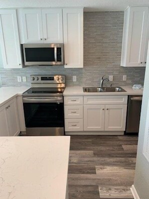 Condo, 2 Bedrooms | Private kitchen