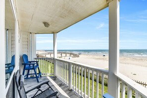 Condo, 2 Bedrooms | Property grounds
