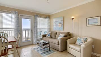 Condo, 1 Bedroom | Living area