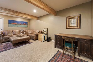 House, 4 Bedrooms | Living area - Golden Butte 4 Bedroom Home by RedAwning (Bend)