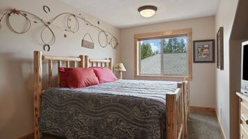 House, 6 Bedrooms | 6 bedrooms, iron/ironing board, travel crib, free WiFi