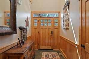 House, 6 Bedrooms | Interior