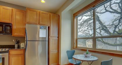 Spacious B2 Townhome with Fireplace and BBQ on the Deck by RedAwning