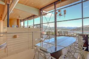 House, 6 Bedrooms | View from property