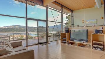 House, 6 Bedrooms | Interior