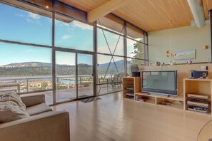 House, 6 Bedrooms | Interior