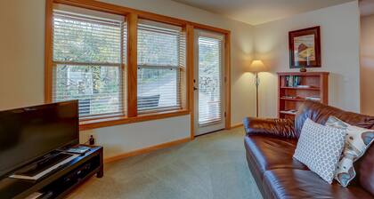 Hutson's Hideaway 1 Bedroom Apts by RedAwning