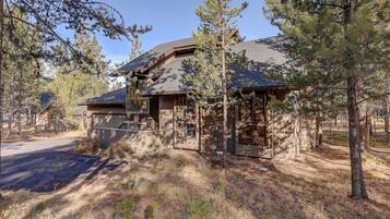 House, 4 Bedrooms | Exterior