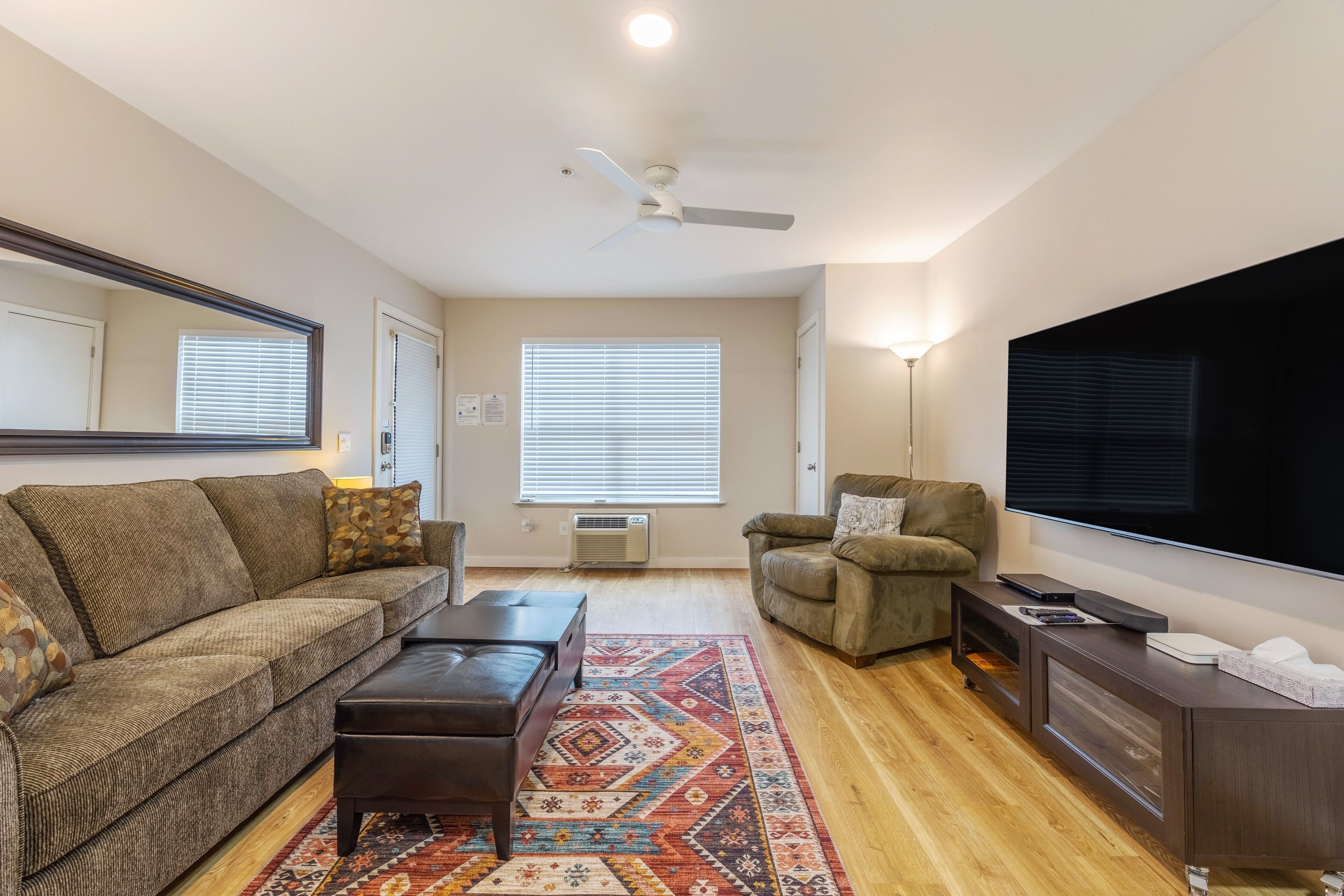 Studio | Living area