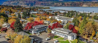 15 Lodge Condo with Hood River Bridge View by RedAwning