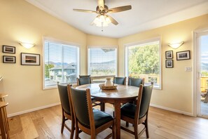 House, 2 Bedrooms | Dining