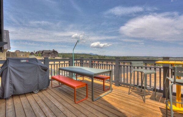 House, 5 Bedrooms | Property grounds