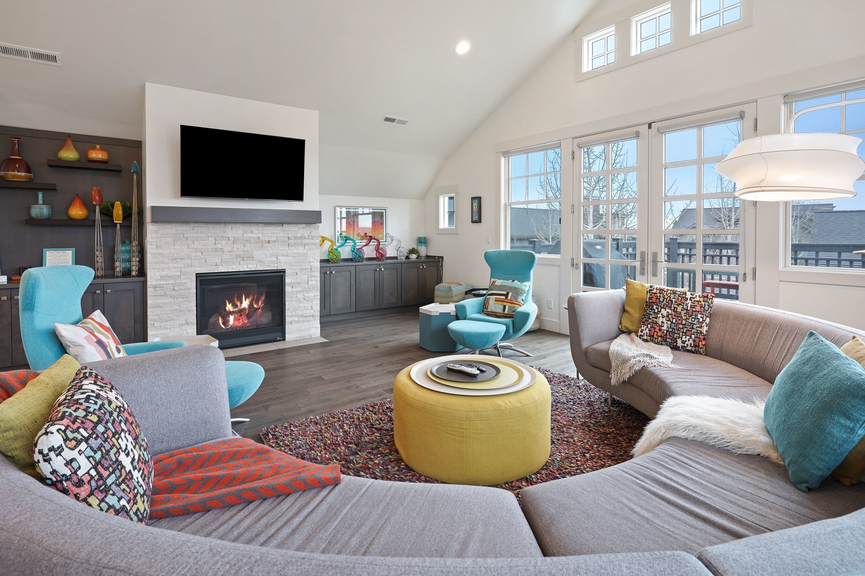 House, 5 Bedrooms | Living area