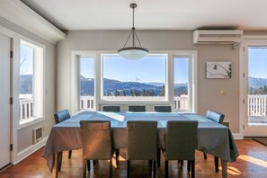 House, 3 Bedrooms | Dining - Grandview 3 Bedroom Home by RedAwning (White Salmon)