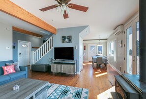 House, 3 Bedrooms | Living area