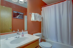 Condo, 2 Bedrooms | Bathroom | Hair dryer, towels, shampoo - 13 Lodge Condo Minutes Away from Golfing, Biking, and Playground by RedAwning (Hood River)