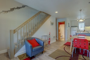 Condo, 2 Bedrooms | Interior