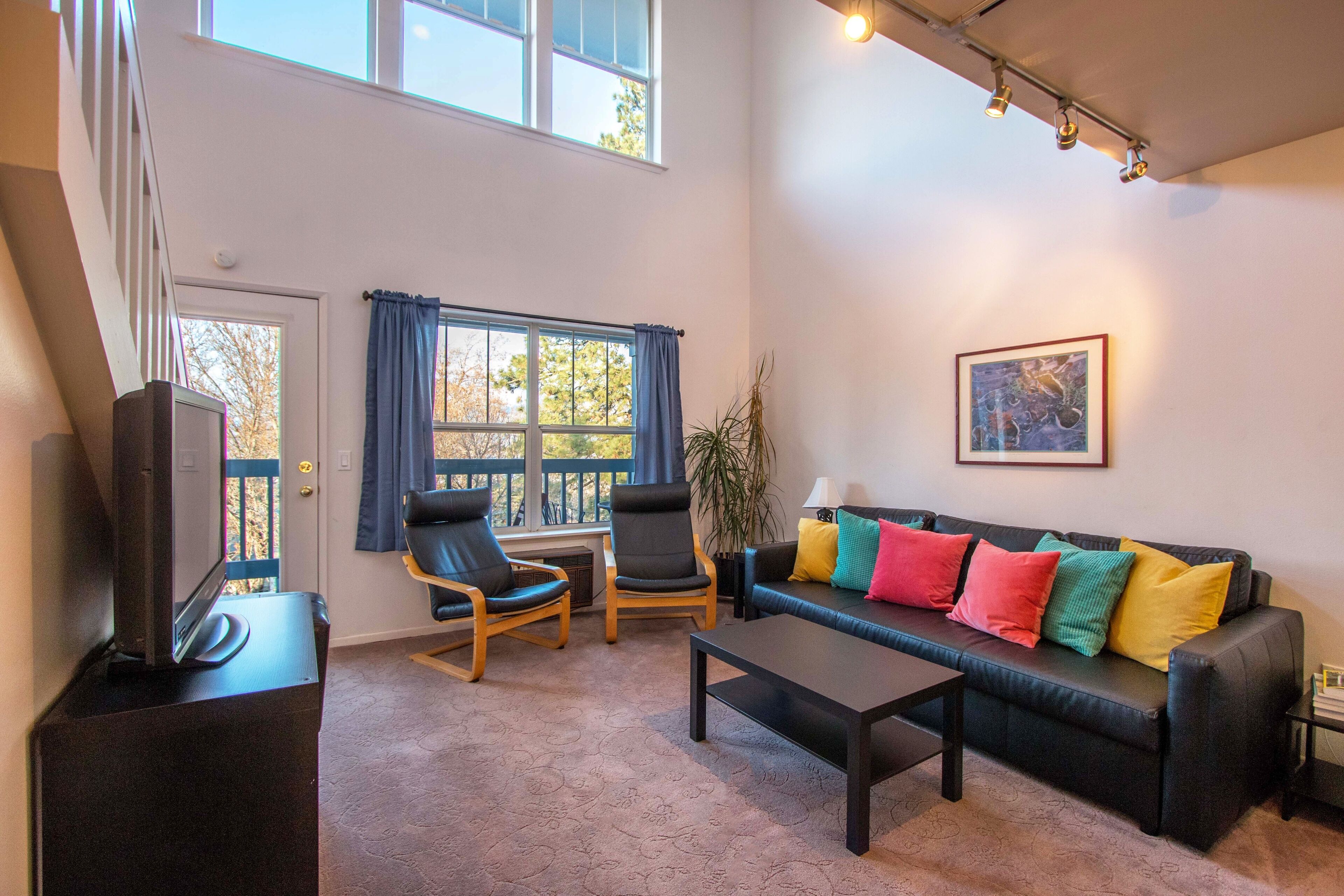 Condo, 2 Bedrooms | Living area