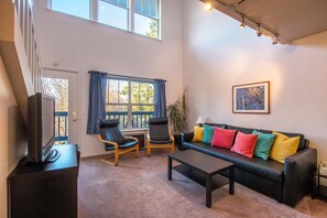 Condo, 2 Bedrooms | Living area