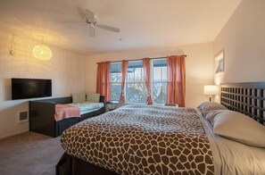 Condo, 2 Bedrooms