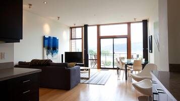 Condo, 3 phòng ngủ | Khu phòng khách