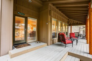 House, 3 Bedrooms | Balcony