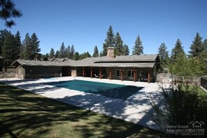 House, 3 Bedrooms | Pool