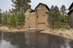 House, 3 Bedrooms | Exterior - Big Pine Home with Hot Tub Close to Deschutes River Trail by RedAwning (Bend)