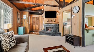 House, 2 Bedrooms | Living area | TV