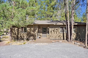 House, 2 Bedrooms | Exterior