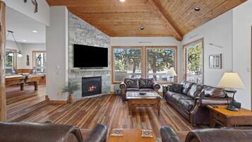 House, 5 Bedrooms | Living area | TV