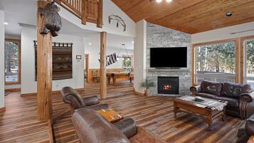 House, 5 Bedrooms | Living area | TV