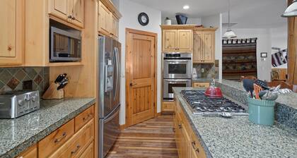 11 Vine Maple 5 Bedroom Home by RedAwning