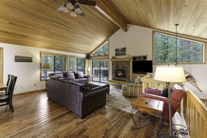 House, 5 Bedrooms | Living area | TV - 2 Quail Home Private Hot Tub, Steps from SHARC and short walk to the Sunriver Village by RedAwning (Bend)