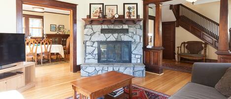 House, 3 Bedrooms | Living area | TV