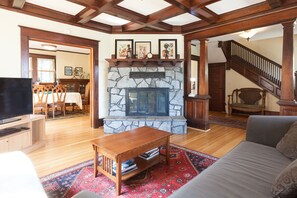 Talo, 3 makuuhuonetta | Oleskelualue | Televisio