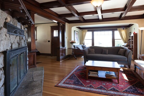 Talo, 3 makuuhuonetta | Oleskelualue | Televisio