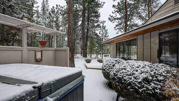 House, 3 Bedrooms | Property grounds