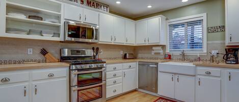 Maison, 3 chambres | Réfrigérateur, un four, cafetiÚre-théiÚre, grille-pain