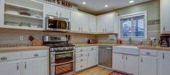 Northern Lights 3 Bedroom Home by RedAwning