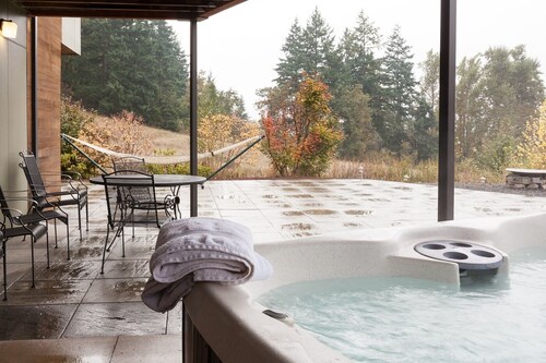 Mountain House 4 Bedroom Home by RedAwning