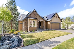 House, 4 Bedrooms | Exterior