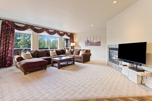 House, 4 Bedrooms | Living area - Quinn Creek 4 Bedroom Home by RedAwning (Bend)