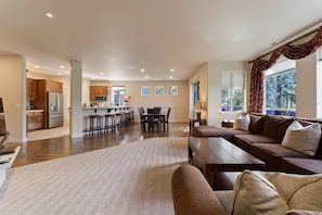 House, 4 Bedrooms | Living area - Quinn Creek 4 Bedroom Home by RedAwning (Bend)