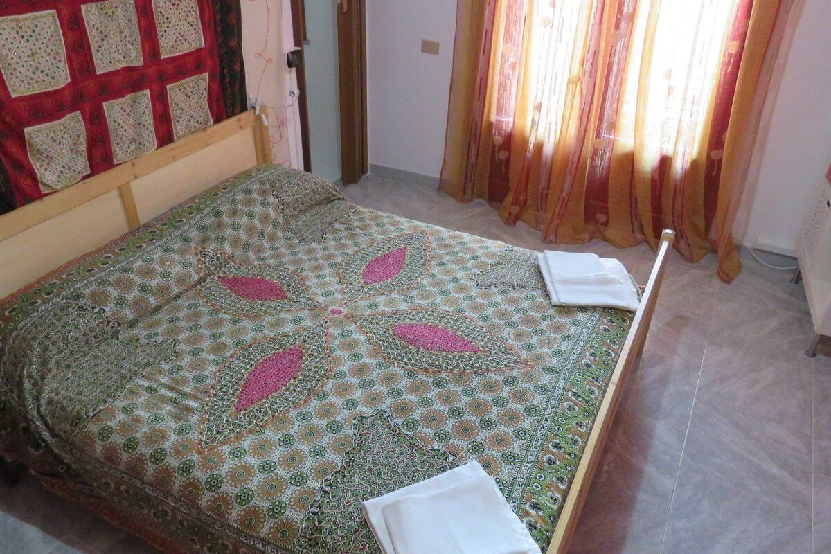 Decoración personalizada, muebles diferentes y escritorio