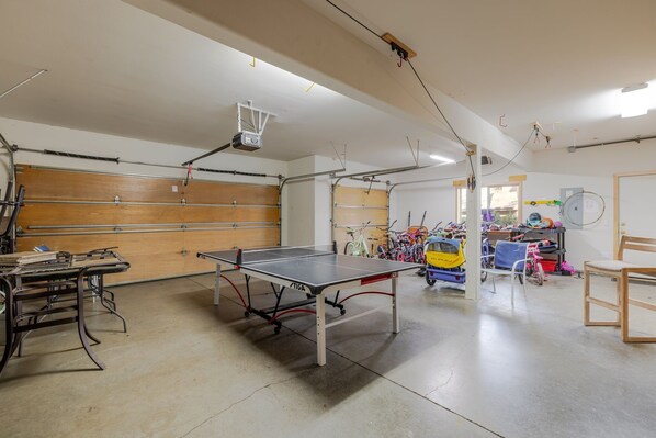 Games room - 3 Mulligan Home features Hot Tub on Private Deck and Wood-Burning Fireplace by RedAwning (Bend)